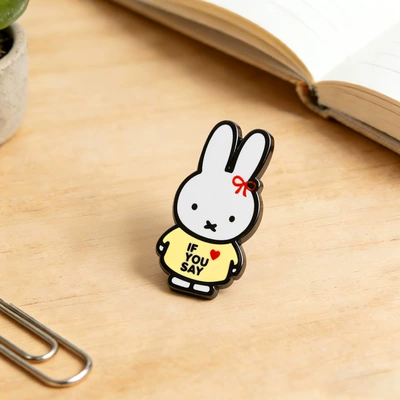 Yaxa sancaqları Say White Rabbit Badge Love