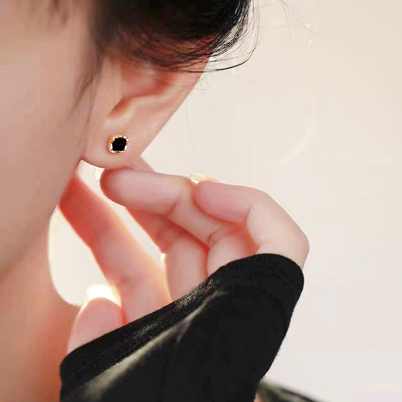 Black Square Stud Earrings for Women, French Sweet and Simple Popular Style, Exquisite High-End Fashion Versatile Trendy Earrings Black Square Stud Earrings for Women, French Sweet and Simple Popular Style, Exquisite High-End Fashion Versatile Trendy Earrings
