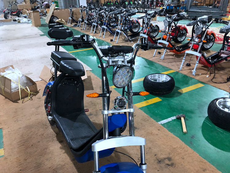 厂家直销新款哈雷电动滑板车可拆卸锂电池电瓶车成人电动摩托车