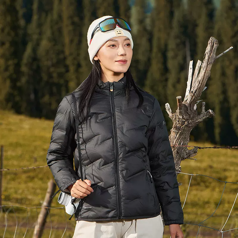 羽绒服女新款2025秋冬简约轻薄短款保暖面包服高级感运动徒步外套