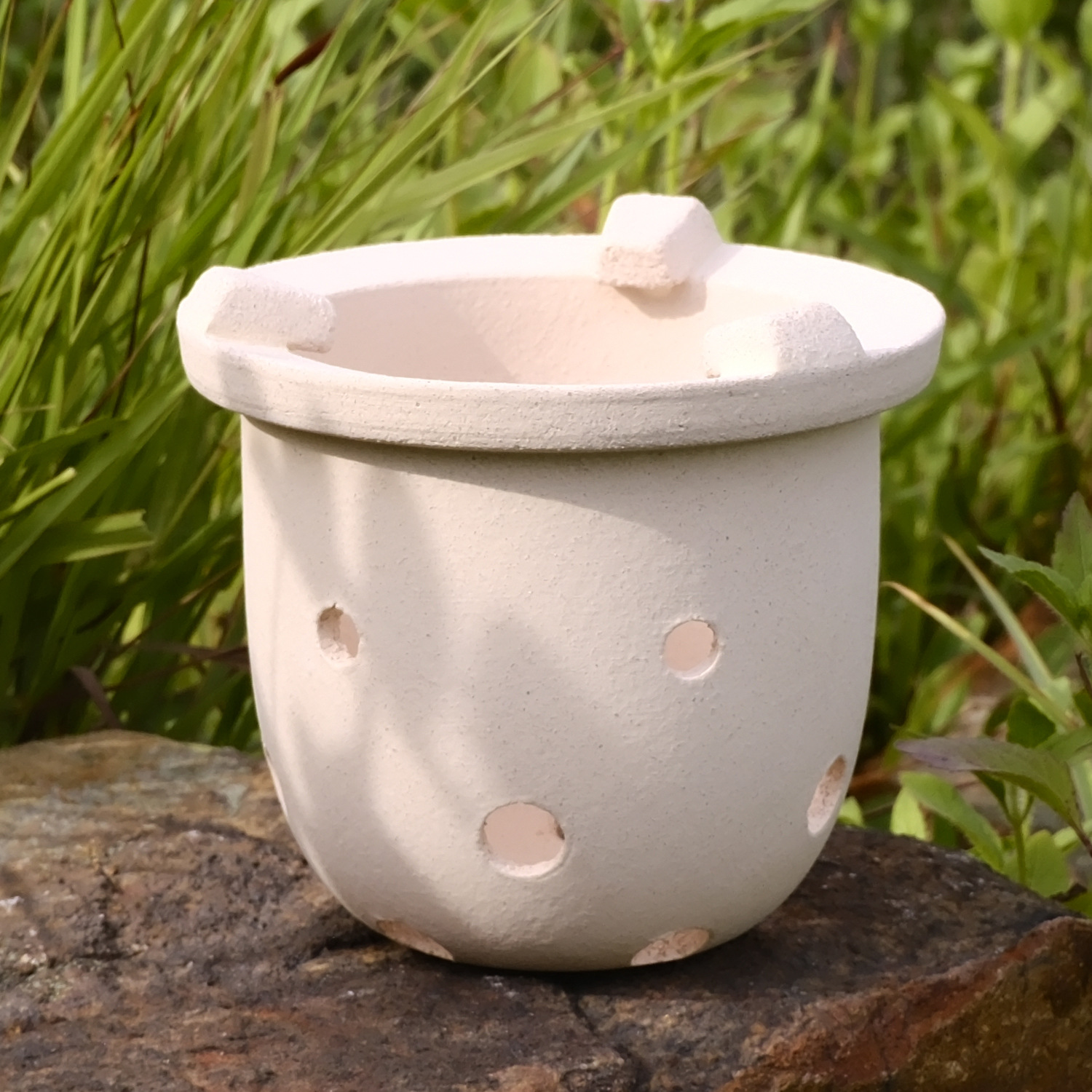 DIY modified flower pot converted into a charcoal stove, heat-resistant red clay stove insert, small white clay insert with spout, accessories for tea brewing stove