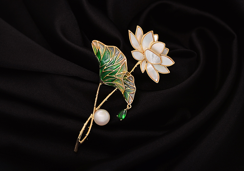 White Mother-Of-Pearl Lotus Brooch, Green Enamel Lotus Leaf Freshwater Pearl Pin, New Chinese Style Elegant Brooch for Qipao Wholesale