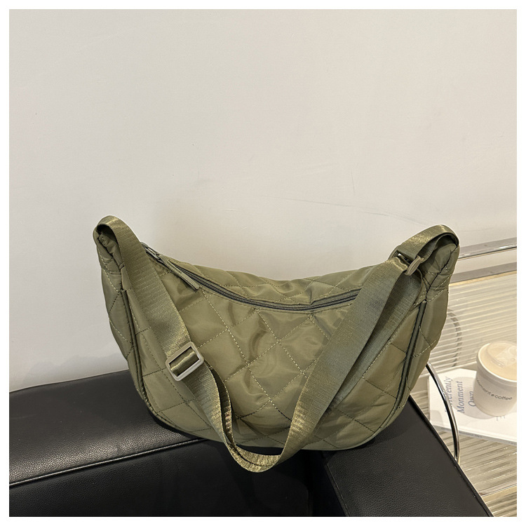 "Stylish large-capacity dumpling bag 2025 New trendy and fashionable niche single-shoulder bag, versatile and simple crossbody bag wholesale. undefined
