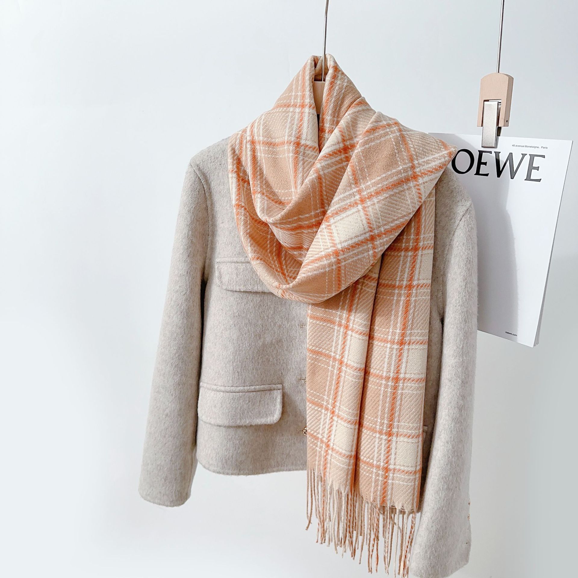 Otoño y invierno nuevo estilo de cachemira a cuadros bufandas de hombro para mujeres japonesas y coreanas universidades anti-viento frío caliente moda buñuelo universal