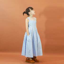 女童无袖连衣裙2026新款夏季女孩蝴蝶结系带裙海边格子长款连衣裙