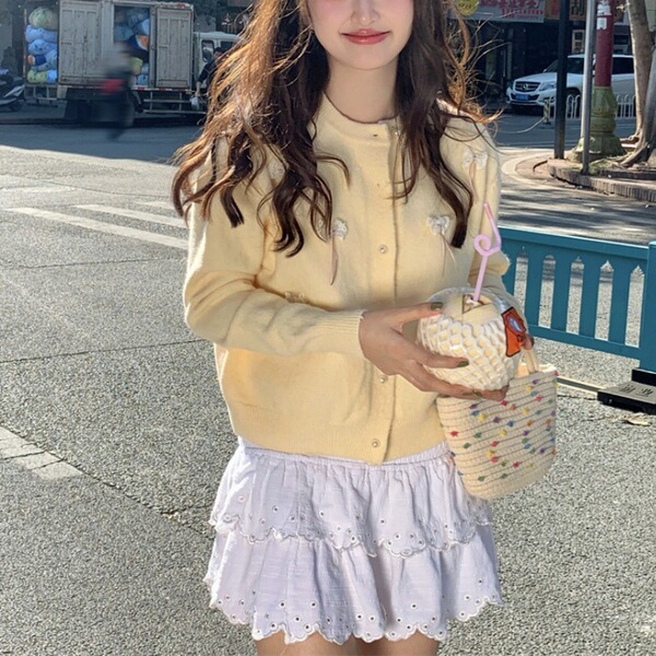 Cute cardigan with bow