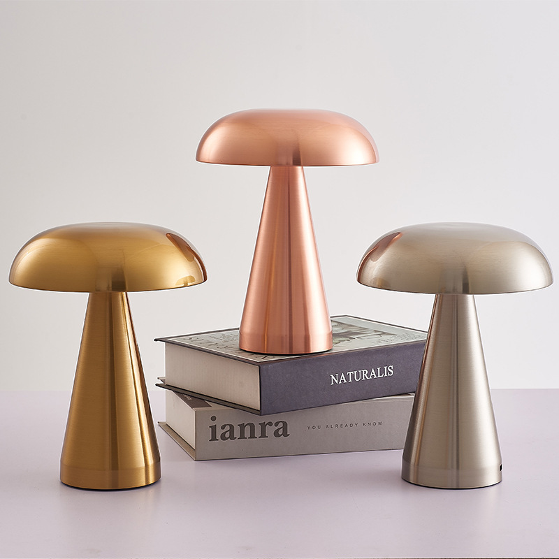 Cross-border metal mushroom-shaped table lamp, Nordic creative retro USB charging coffee shop bedside touch decorative lamp