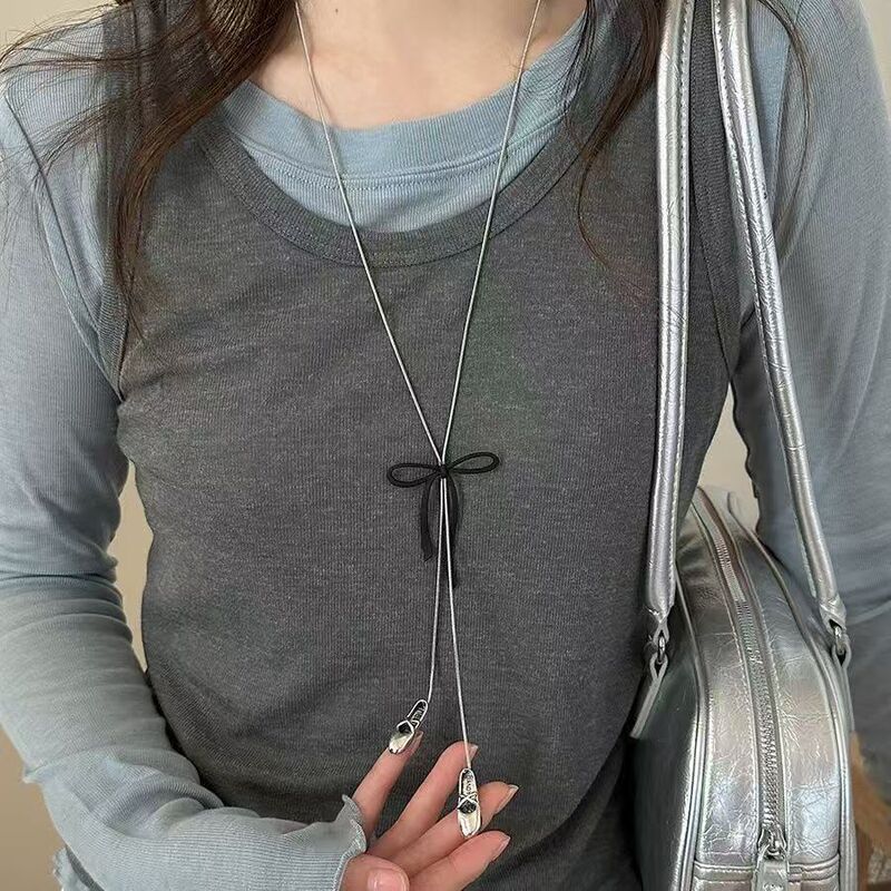 New Ballet Shoe Pendant Necklace Niche High-End Temperament Sweater Chain Fashion Personality Versatile Accessory New Ballet Shoe Pendant Necklace Niche High-End Temperament Sweater Chain Fashion Personality Versatile Accessory