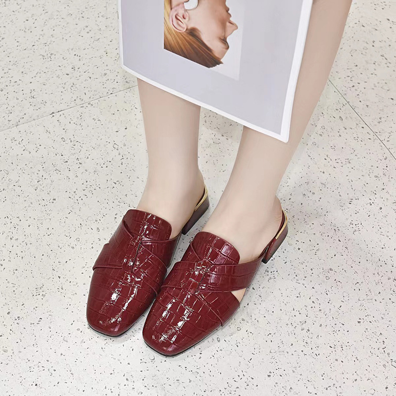 Giày mule nữ bít mũi gót thấp 2 cm, đế thô phong cách lười, da bóng mềm mại — Màu Be (Chiều cao gót 2 cm)
