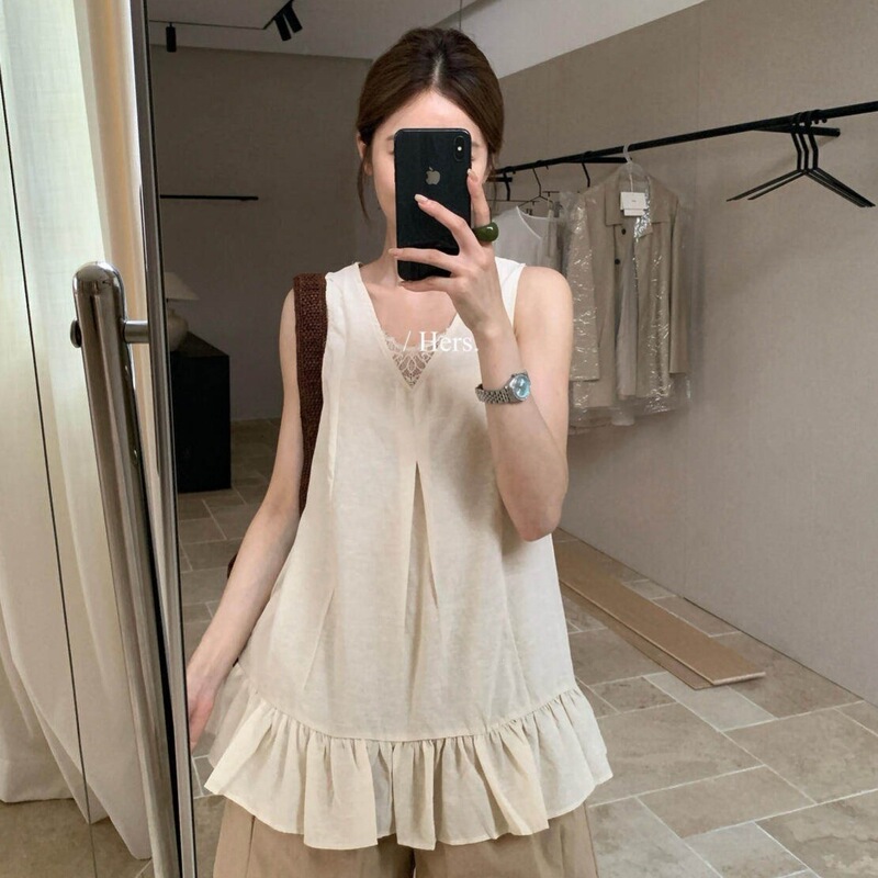 Hers One Spoon of Sweetness 2026 Korean-Style Simple Lace Splicing Elegant Back-Tie V-Neck Sleeveless Blouse for Women 80417 Hers One Spoon of Sweetness 2026 Korean-Style Simple Lace Splicing Elegant Back-Tie V-Neck Sleeveless Blouse for Women 80417