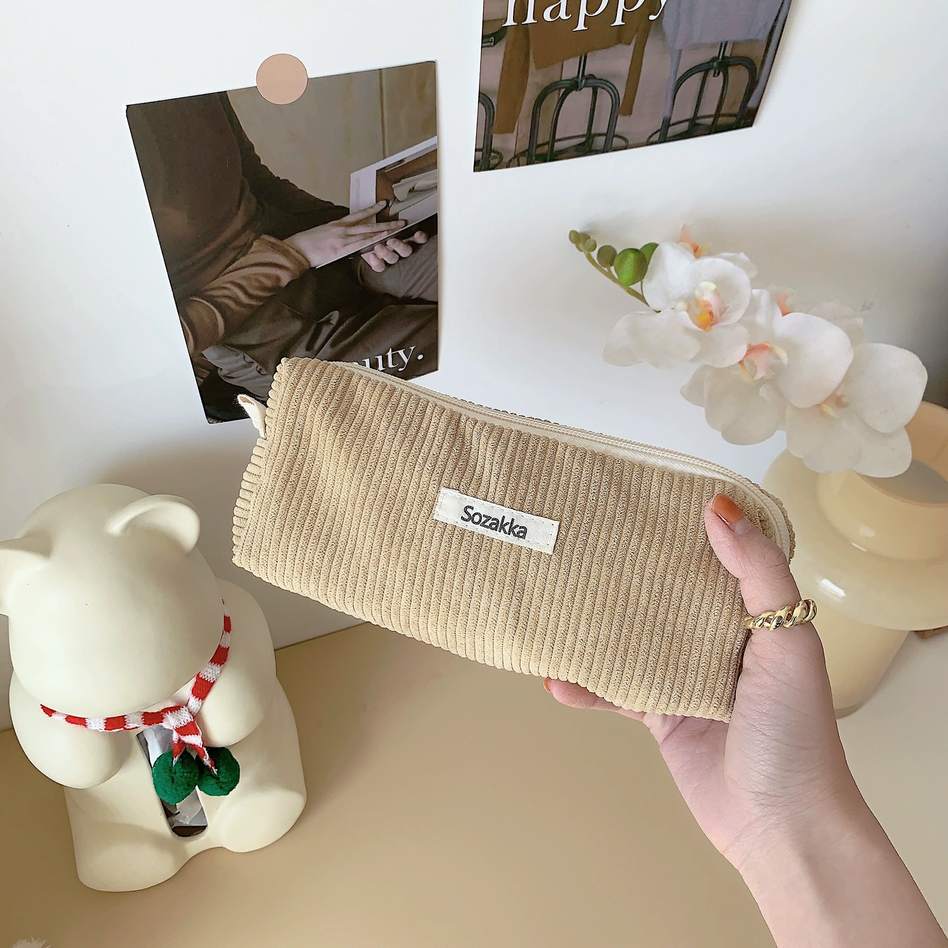 Retro coloured pencils, pencil case, storage bag for elementary school students
