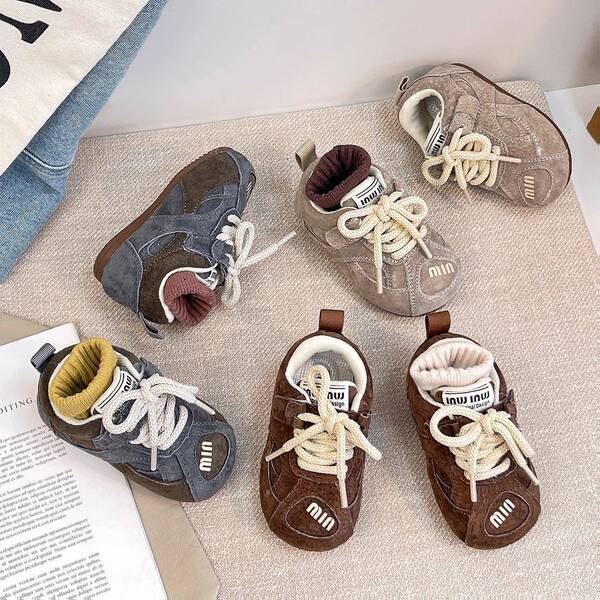 Children's sneakers for early age for leisure