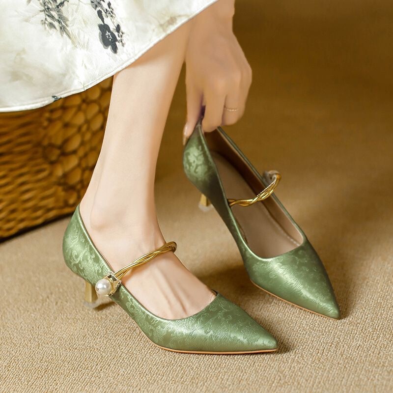 Academy-Style Slimming New Chinese Style High-Heeled Shoes with a Pointed Toe, Thin Heel, Single Strap, Soft Sole, Comfortable Mid-Heel Single Shoes
