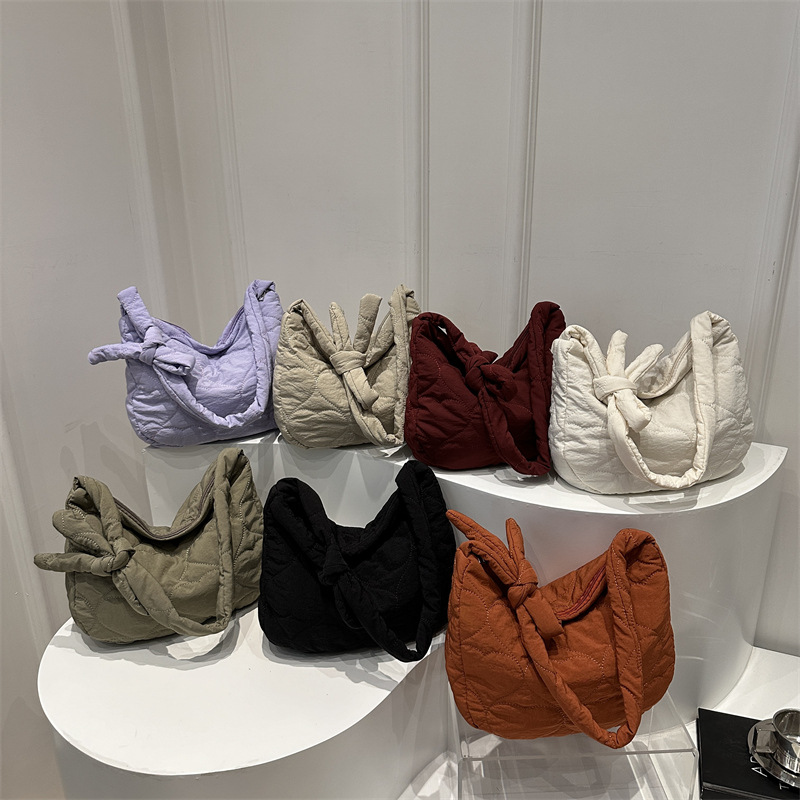 Bolsa de algodón bordada de diamante 2024 otoño y invierno nuevo bolso de bolsas de bolso de hombro casuales bolso de gran capacidad coreano