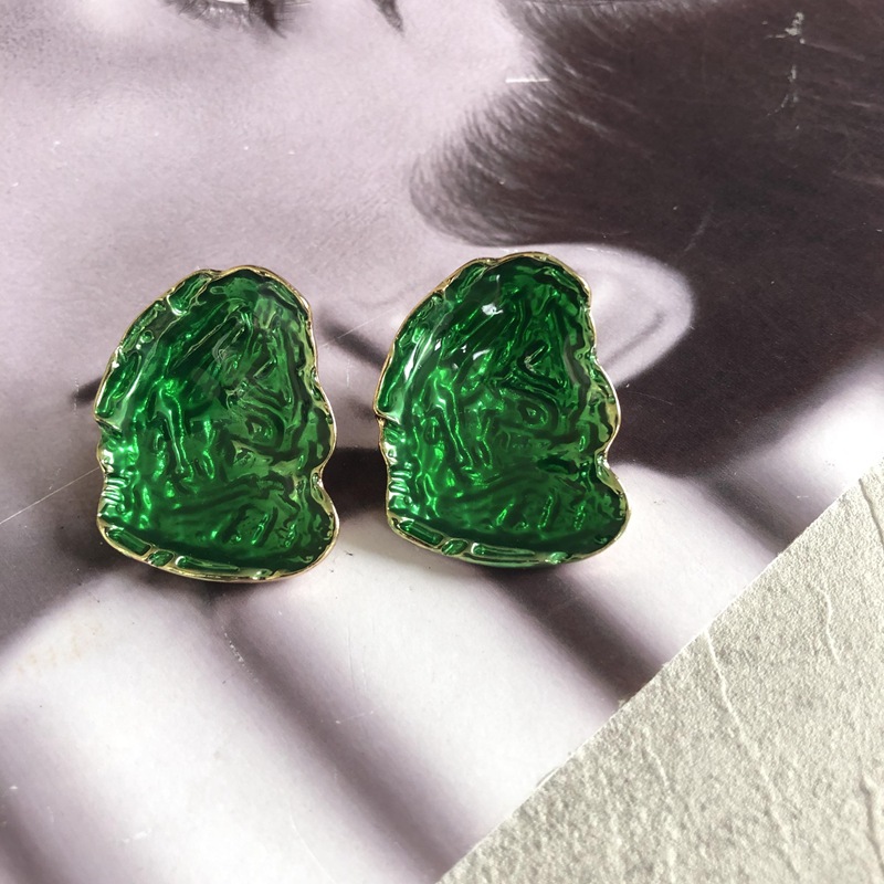 Retro Green Enamel Square Water Drop Pendant Earrings Wholesale Nihaojewelry display picture 27