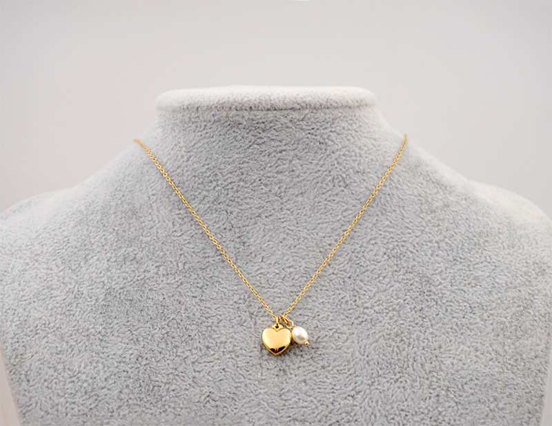 Simple Style Heart Shape Lock Titanium Steel Pearl Pendant Necklace 1 Piece display picture 2