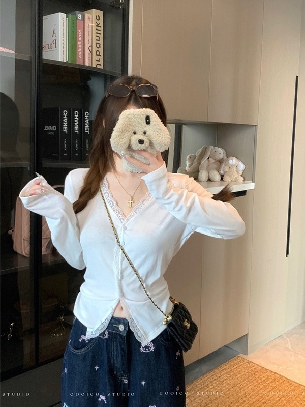 蕾丝花边拼接软糯长袖T恤女秋季2025新款通勤修身V领开衫纯色上衣|undefined