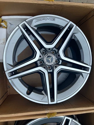 Hub — C260E300L S400S450V260GLC Man - no-49-gls-21inch-single-wheel-hub