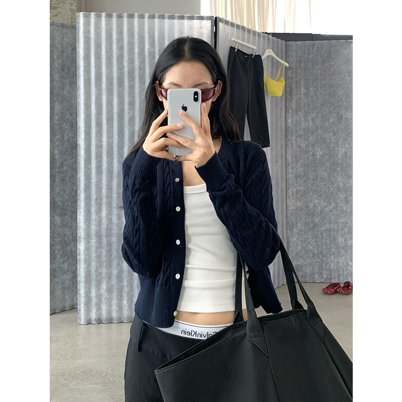 Retro Cashmere Twist Round Neck Knitted Cardigan for Women, New Spring Style, Lazy Style Sweater, Slimming and Versatile Top Retro Cashmere Twist Round Neck Knitted Cardigan for Women, New Spring Style, Lazy Style Sweater, Slimming and Versatile Top
