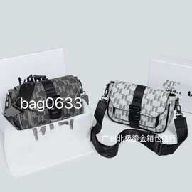 外贸夏季潮流新款K.e男士马鞍包老花时尚休闲翻盖单肩邮差斜挎包