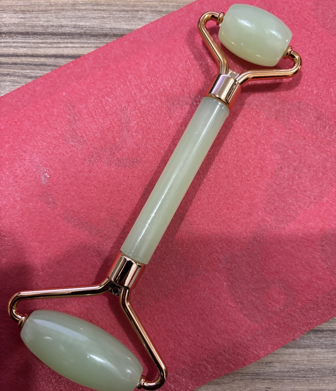 masajeador de rodillos de cristal de polvo en forma de corazón, masajeador de rodillos de doble cabeza, placa de belleza facial de cristal rosa