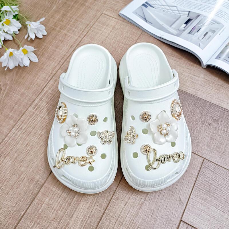 2022 New Fashion Cloud Heel High Heel 6cm Golden Letter Flower Hole Shoes Diy Accessories Women Sandals and Slippers 2022 New Fashion Cloud Heel High Heel 6cm Golden Letter Flower Hole Shoes Diy Accessories Women Sandals and Slippers