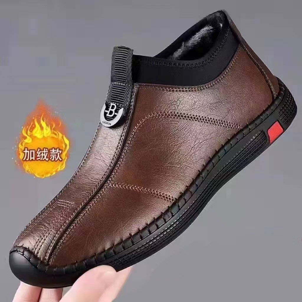 Invierno zapatos casuales de cuero para hombres nuevos zapatos de algodón calientes de terciopelo, zapatos de suela suave, zapatos transpirables, zapatos de papá