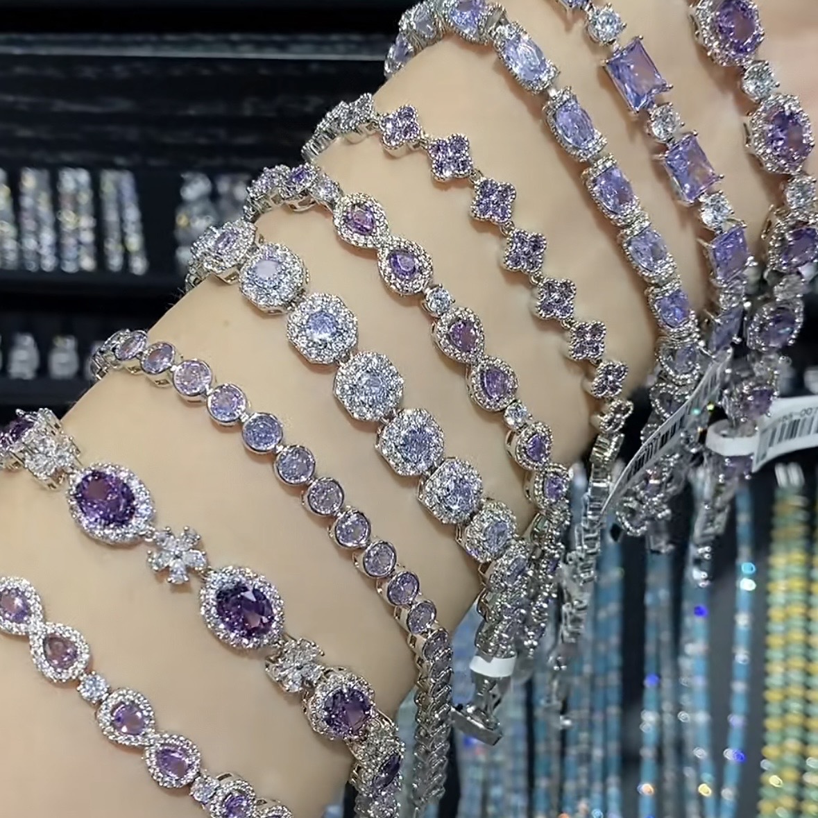 Brazalete de oro rosa geométrico con diamantes, estilo elegante, temperamento versátil, pulsera ligera, lujo, alta sensación, diseño de nicho. image 4
