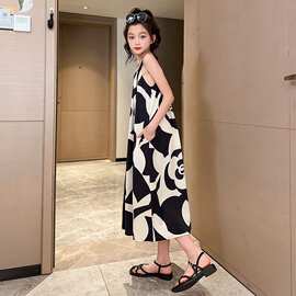 中大童连衣裙夏季无袖洋气儿童时髦网红沙滩女孩薄款韩版吊带裙子
