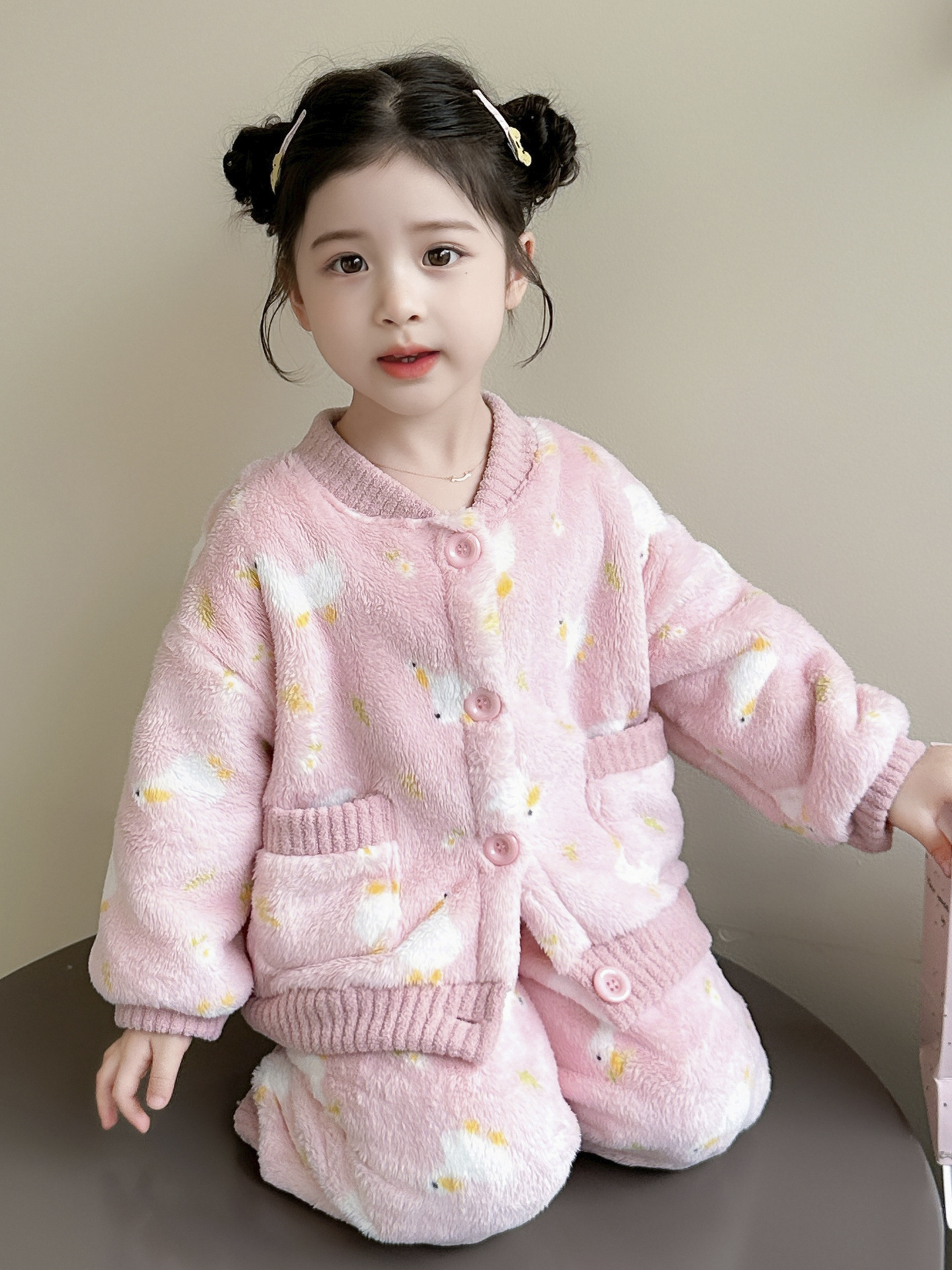 Niñas pijamas de franela conjunto de invierno de invierno caliente y grueso bebé coral cordillera ropa de casa cardigan