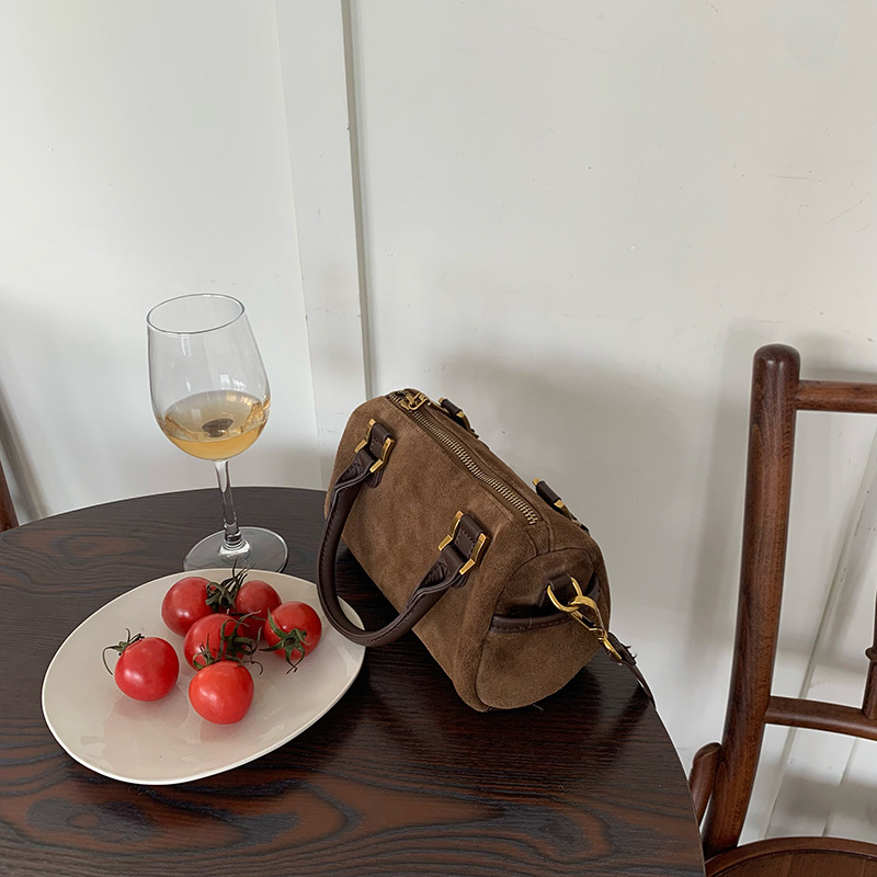 Korean version of autumn and winter new retro suede versatile shoulder diagonal span small bag, Boston portable women's bag pillow bag_voghion.com
