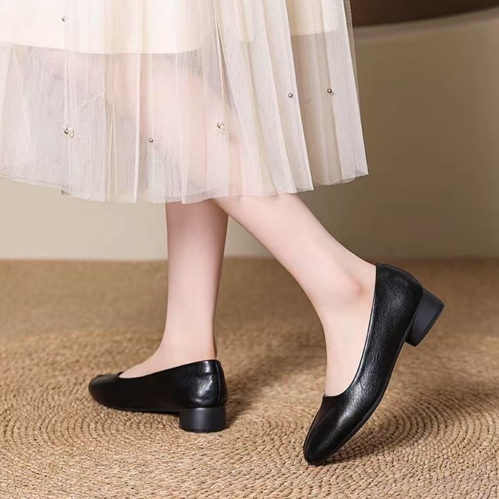 2026 nuevos zapatos de cuero suave de tacones gruesos negros para mujeres zapatos de trabajo de prueba superficial