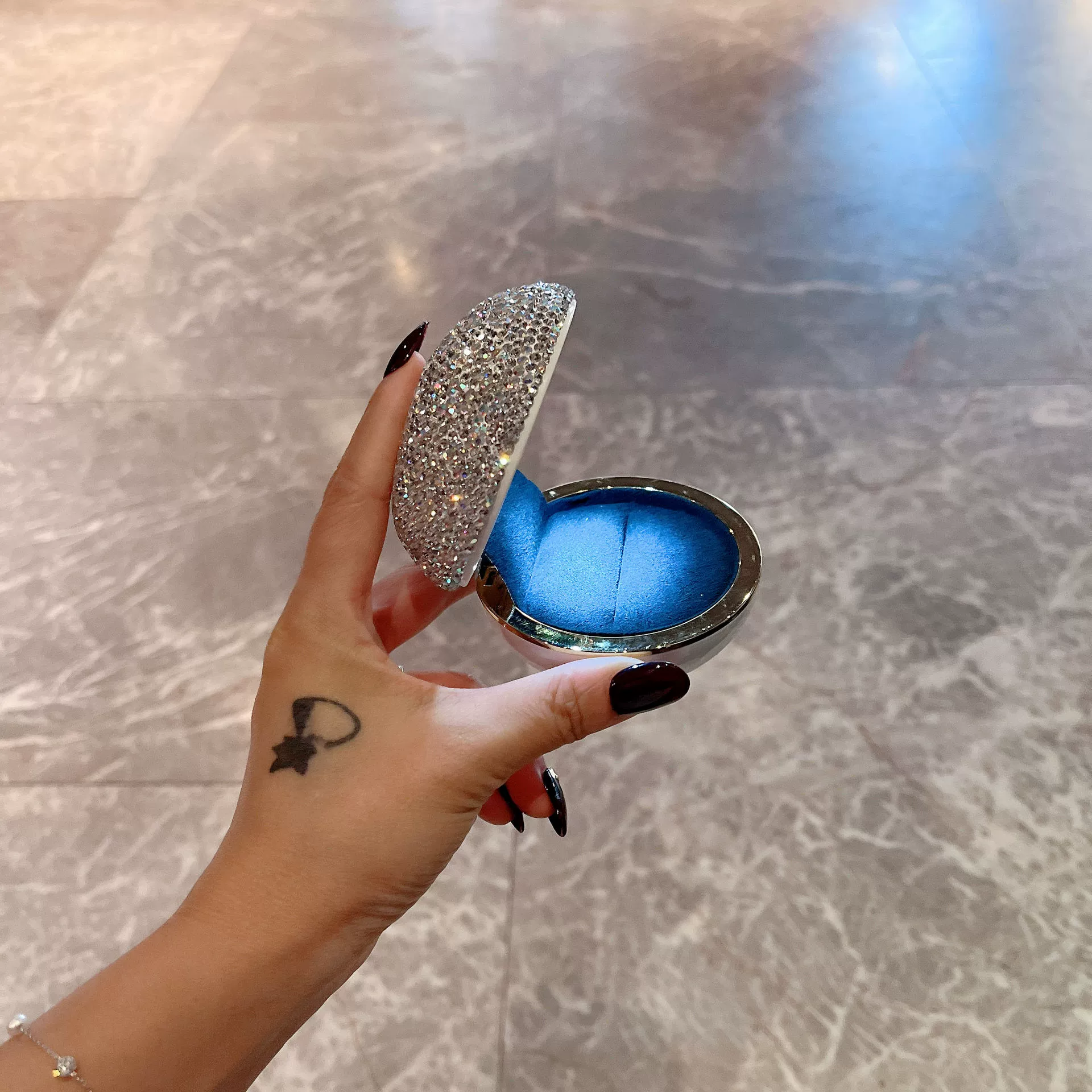 Высококачественная коробка ювелирных изделий с лампой с бриллиантами светодиодная коробка кольца для свадеб