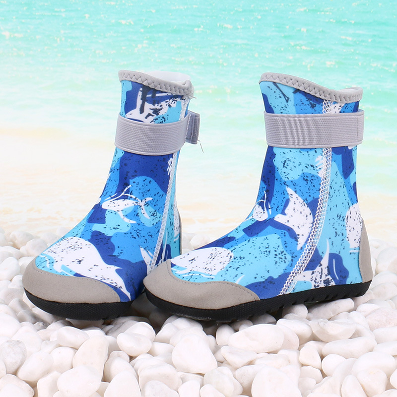 Children's high-top beach shoes, adult water park swimming shoes, soft-soled, non-slip, cut-resistant, diving shoes for wading.