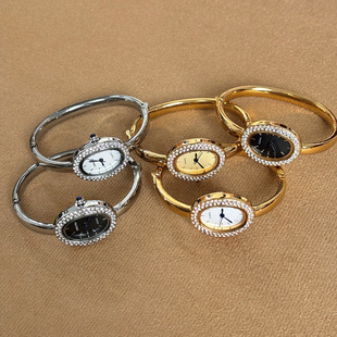 ���S����С��Ůʿ���C�ֱ����Q������荽�ɫ�E�Aԡ���ֱ�����