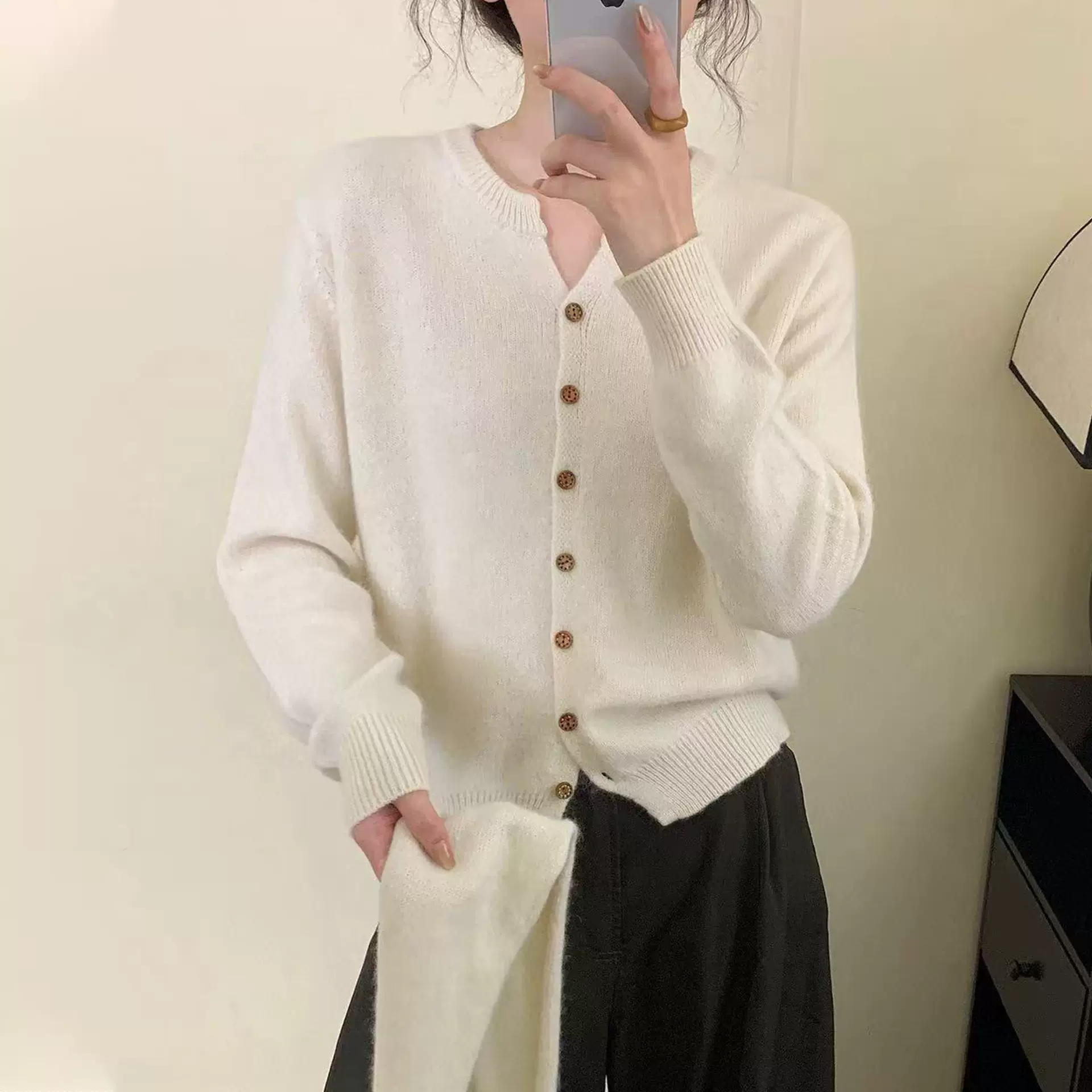 2025秋季新款围脖款浣熊绒针织开衫女宽松显瘦氛围感休闲毛衣外套