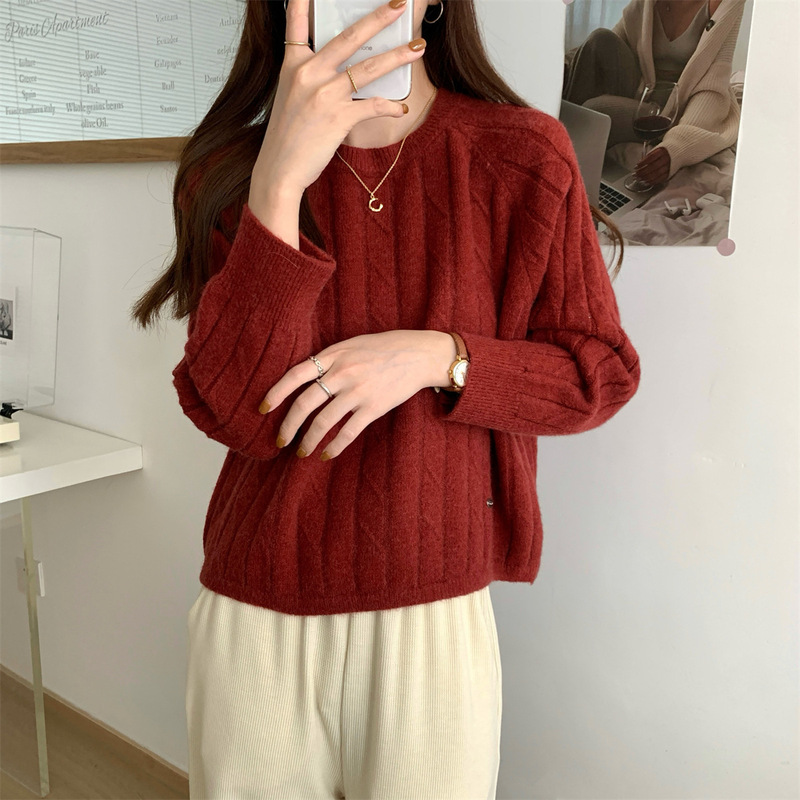 2025 Autumn/Winter New Red Sweater Women's Round Neck Knitted Base Shirt Loose Top Petite Plus Size Women's Clothing 2025 Autumn/Winter New Red Sweater Women's Round Neck Knitted Base Shirt Loose Top Petite Plus Size Women's Clothing