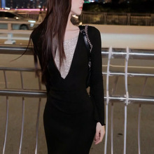 优雅气场女设计感深V拼接长袖连衣裙抽褶收腰包臀鱼尾丝绒长裙冬