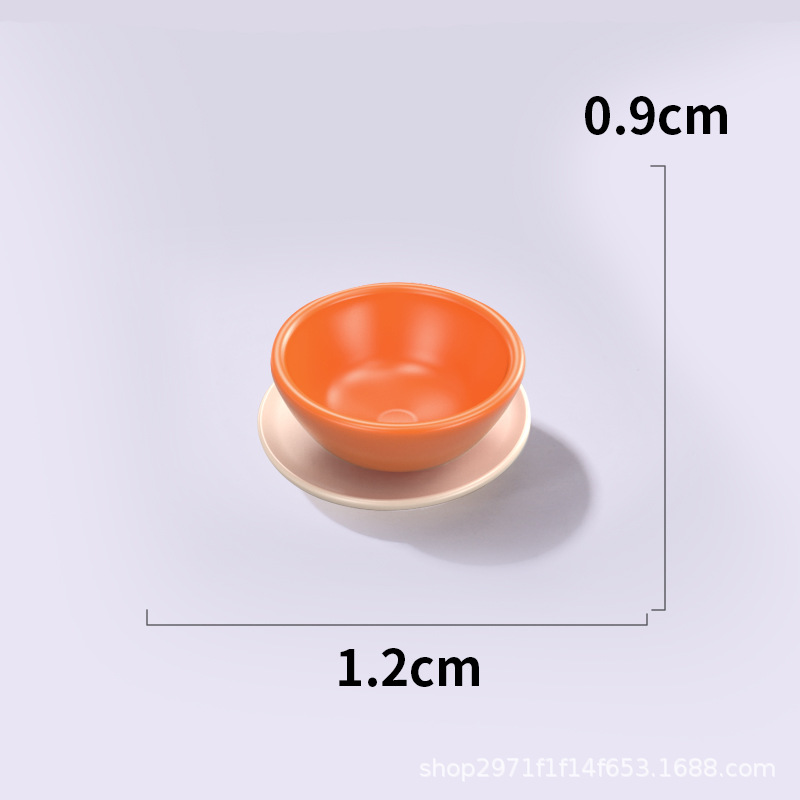 그릇과 접시 66개