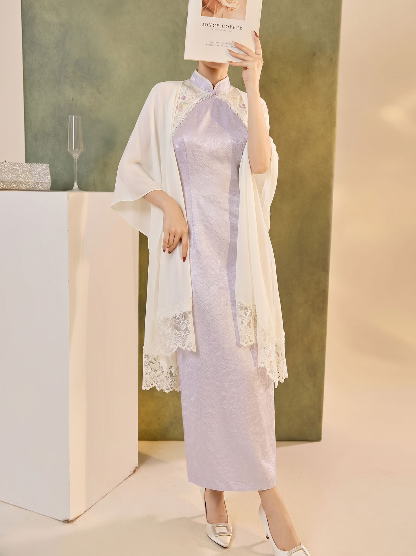 Đầm maxi satin sọc tông màu nối tay tua, cổ chẻ — Khoai tây tím