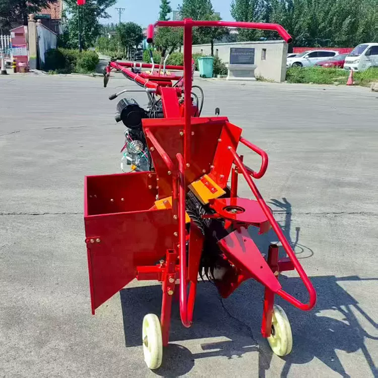 新款玉米摘穗机出口苞米收获机玉米摘果机柴油机款单行玉米收获机