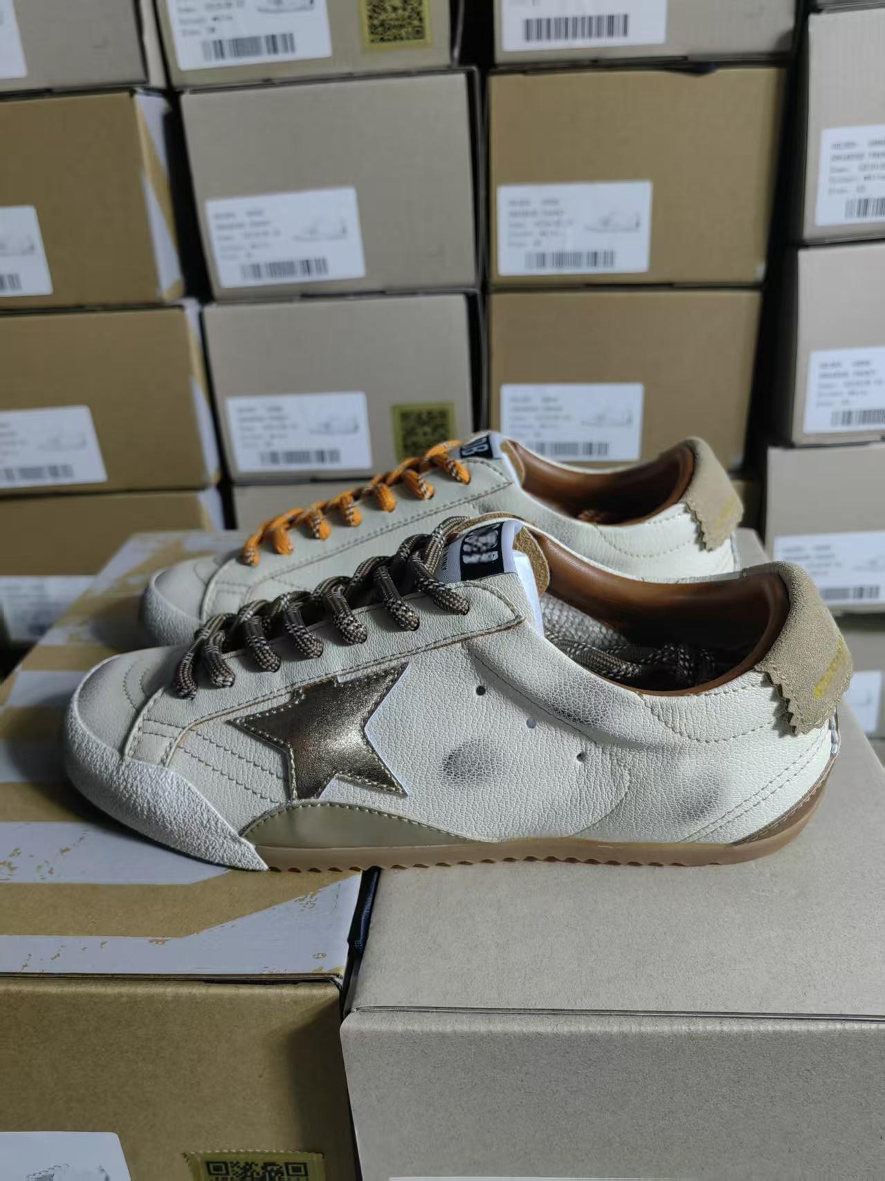 Corea del Sur viejos estrellas pequeños zapatos sucios hombres y mujeres con el mismo estilo retro casual deportes pequeños zapatos blancos 2025 nuevos zapatos sucios