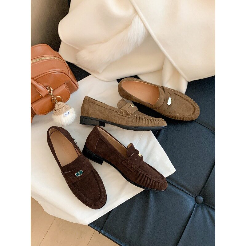 Giày lười nữ da bò nhăn nhúm phong cách retro, gót thô 6–8 cm, mũi tròn xỏ chân — Màu kaki, Màu nâu cà phê