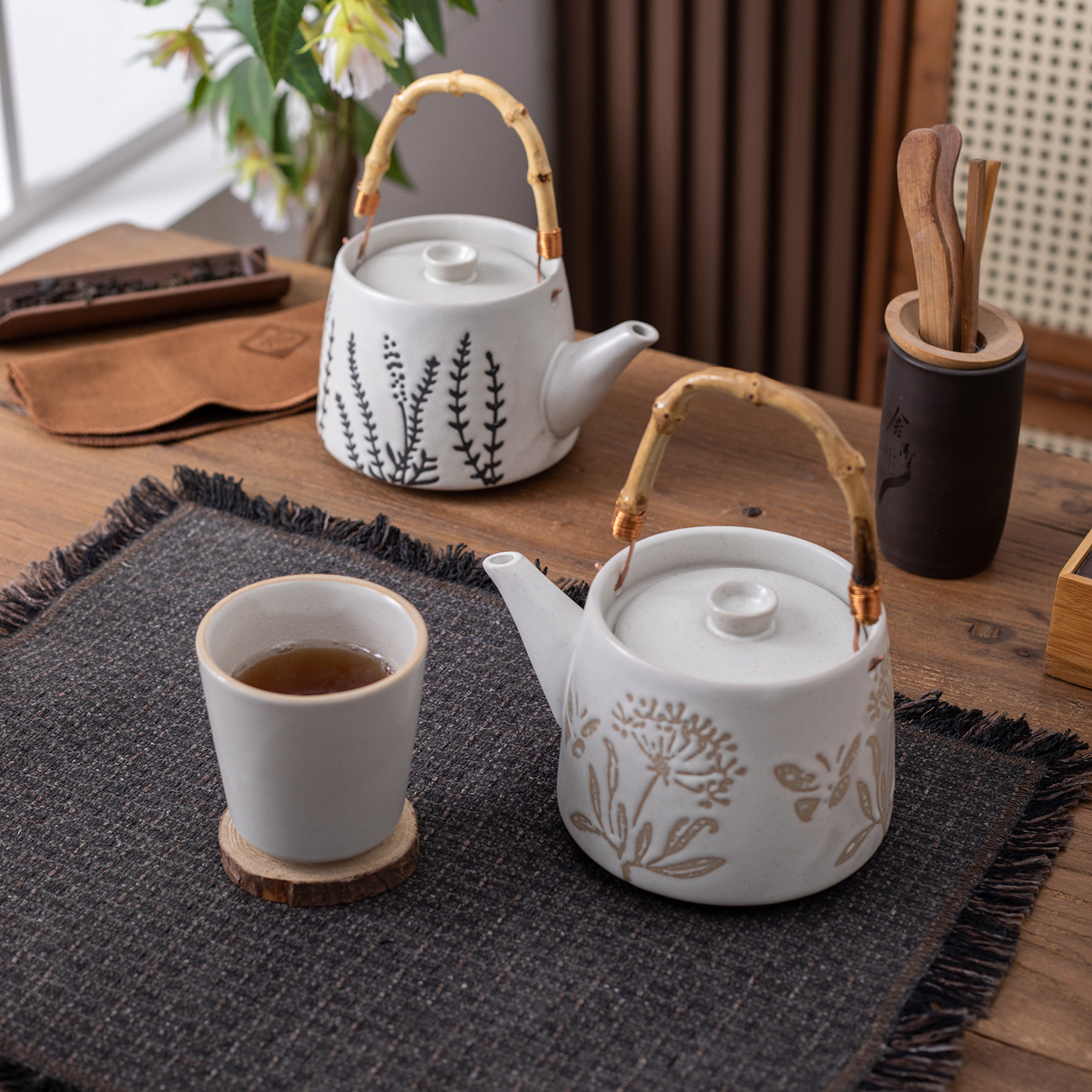 Taza de desayuno de cerámica pintada a mano pastoral esmerizada taza de cerámica rugosa taza de café de flores frescas taza de nicho menú de la tarde