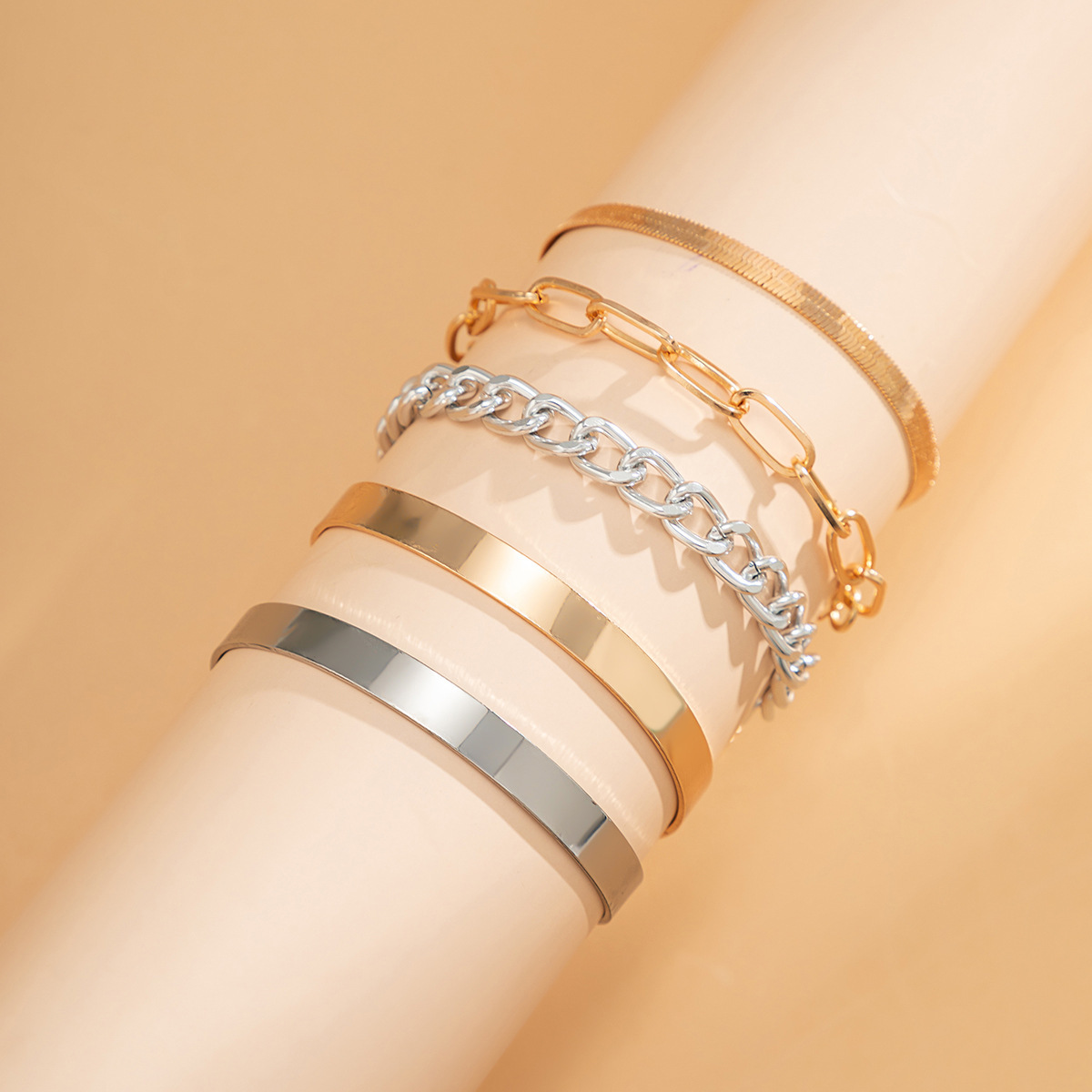 Bracelet multicouche minimaliste empilable style élégant_voghion.com