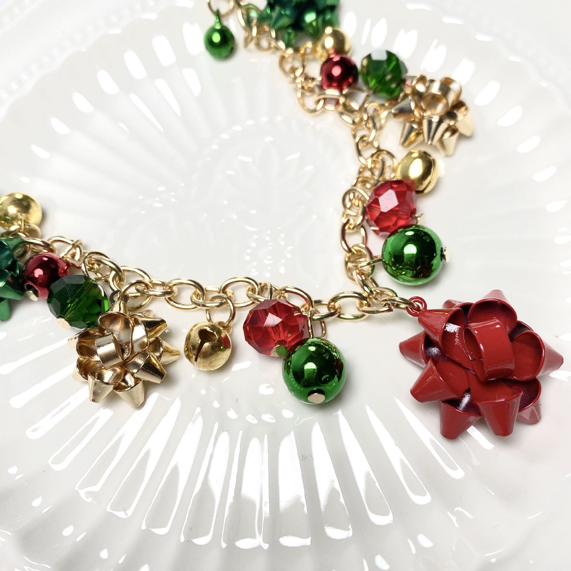 65g Weight Costume Props Event & Party Supplies Necklace Classification Daily Occasion Alloy Material Christmas Festival Flower Pattern Women'S Gender Plating Design Fashion Style Fashion Flower Alloy Plating Women's Necklace 1