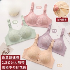 クロスボーダーの大きいサイズの女性のブラジャーが集まっています。
