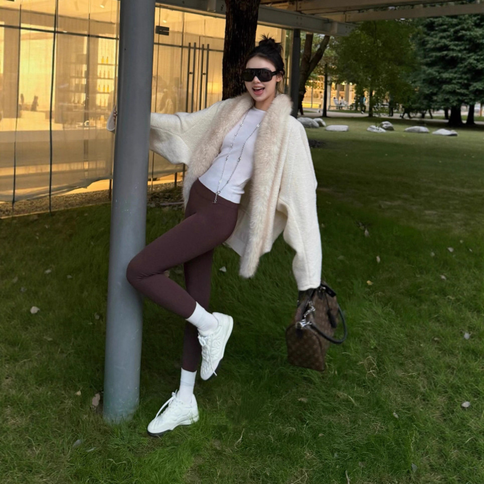 In-Stock Original Fabric 25Aw French Winter Light Luxury Elegant Cocoon-Shaped Wool Collar Cardigan Jacket Top for Women