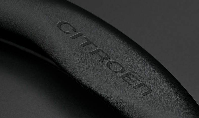 Suitable for Citroen steering wheel cover Versailles C5X C6 C3-XR Tianyi C5 AIRCROSS handle cover non-slip