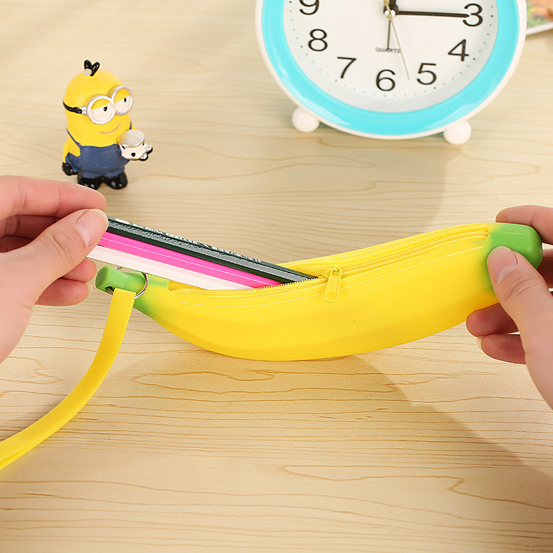 Ideas de frutas lindas monedero de plátano coreano multifuncional monedero de silicona pequeño monedero de maquillaje para damas en venta